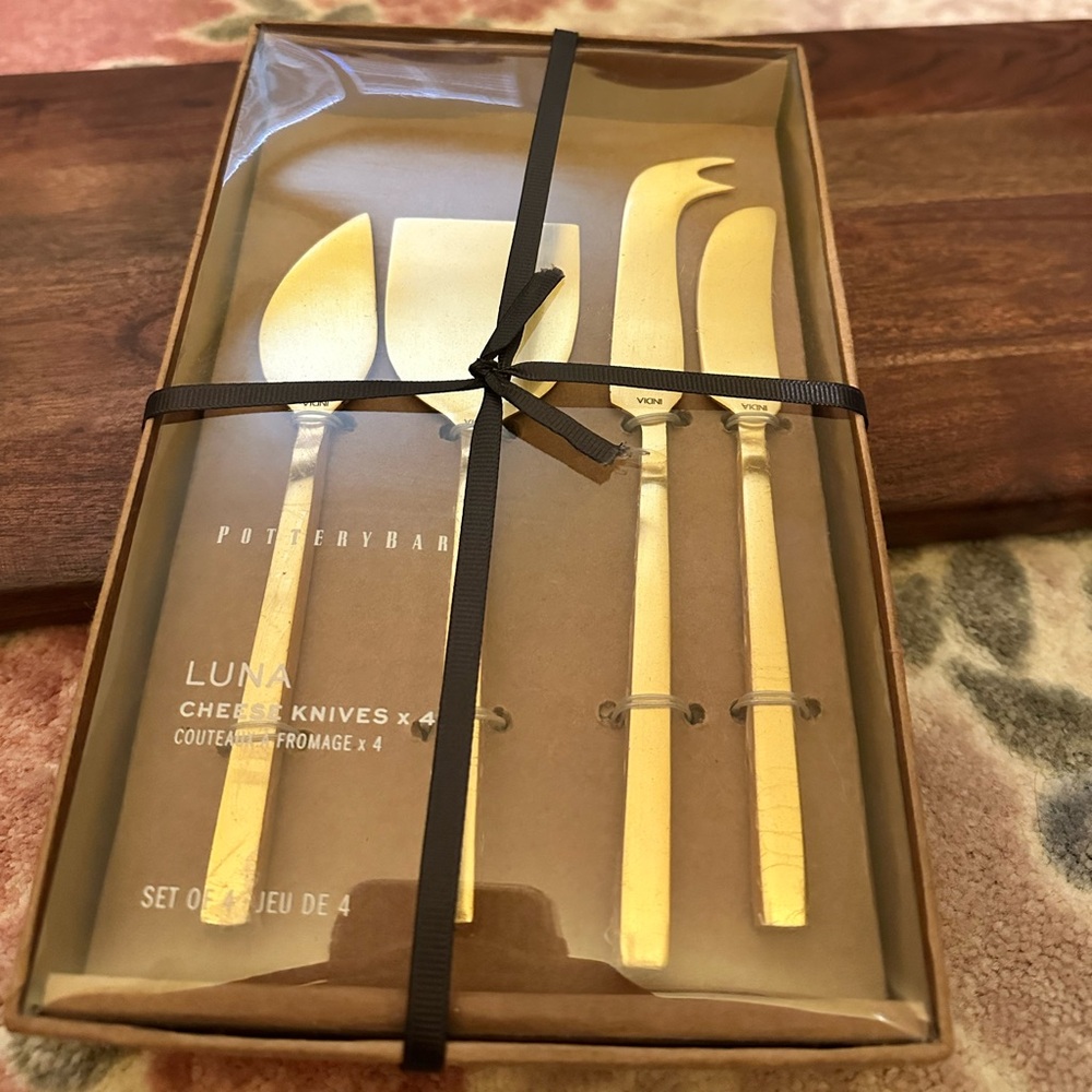 Charcuterie Board and Knife Set - Picture 6 of 6